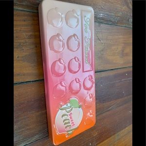 Too Faced sweet peach palette